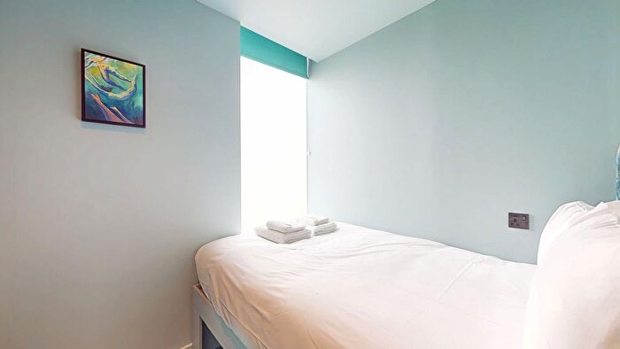 Studio To Rent In Uxbridge Road, Hayes, UB4