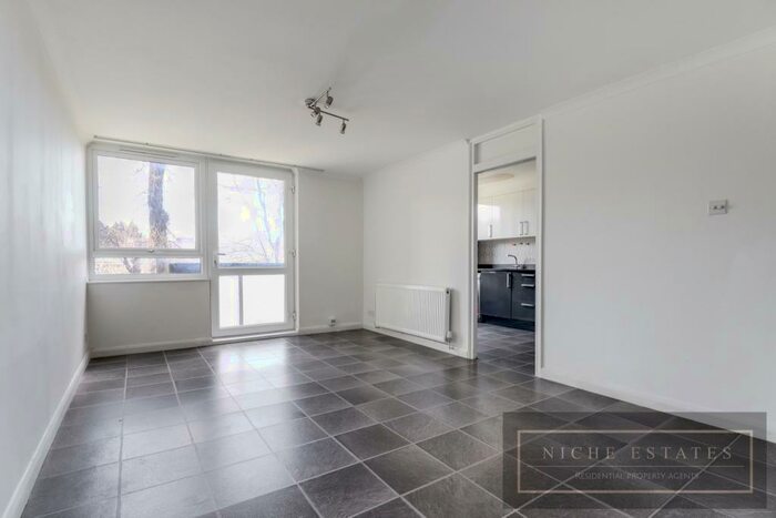 2 Bedroom Duplex To Rent In Avondale Avenue, Woodside Park, N12