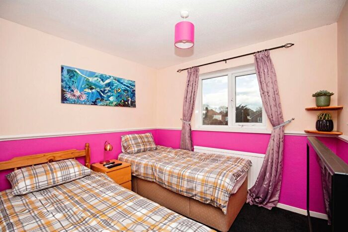 4 Bedroom Detached House For Sale In Stoborough Close, Weymouth, DT3