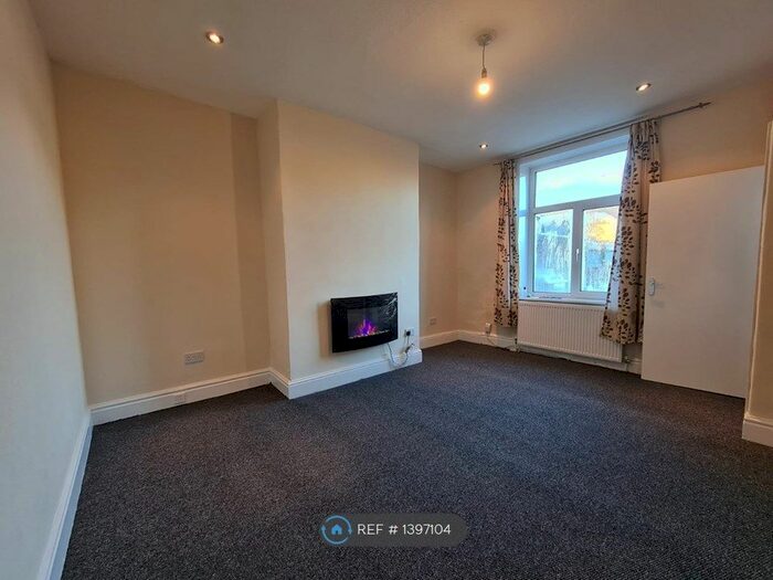 2 Bedroom Terraced House To Rent In Burbeary Road, Huddersfield, HD1