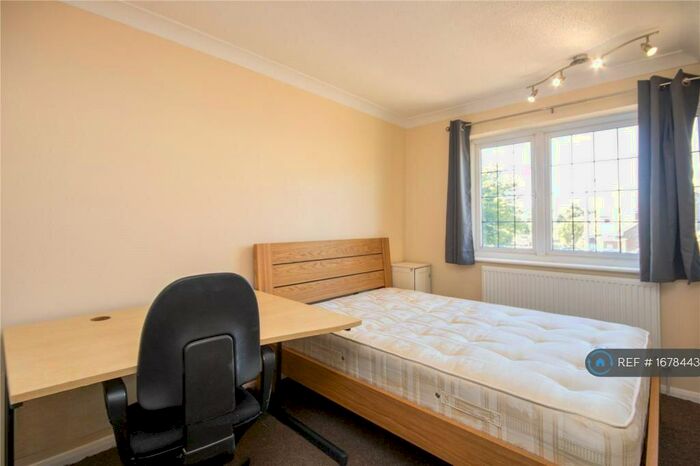 5 Bedroom Flat To Rent In Tangerine Close, Colchester, CO4