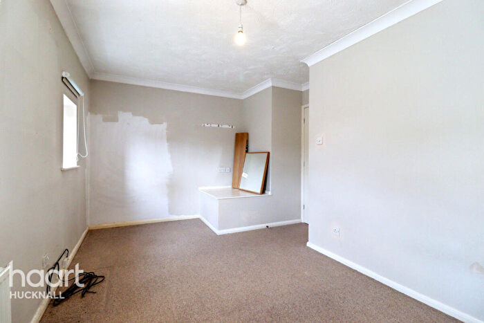 3 Bedroom Semi-Detached House For Sale In Leen Valley Way, Nottingham, NG15