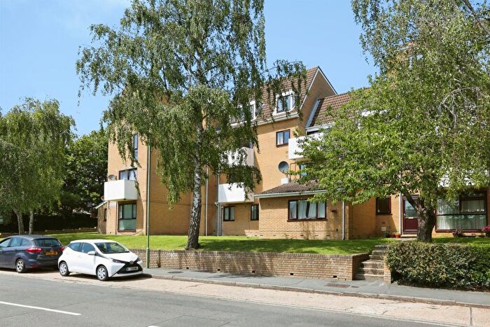 2 Bedroom Apartment For Sale In Frogmore, Fareham, PO14