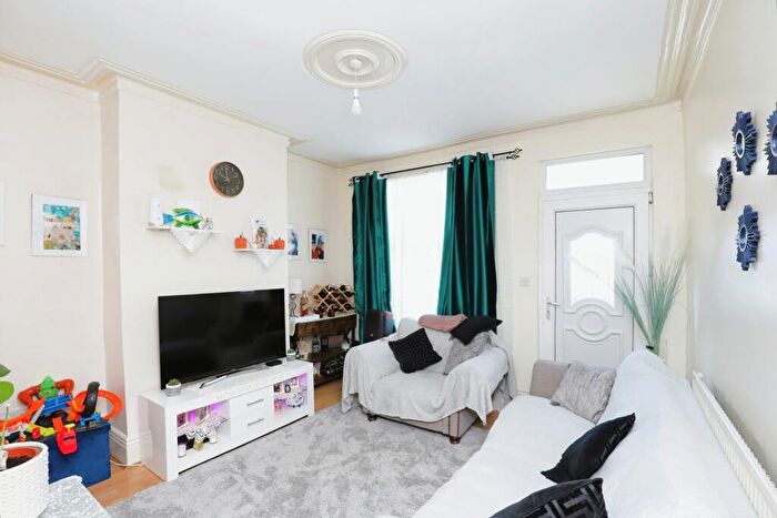 3 Bedroom End Of Terrace House For Sale In Charlotte Road, Sheffield, South Yorkshire, S2