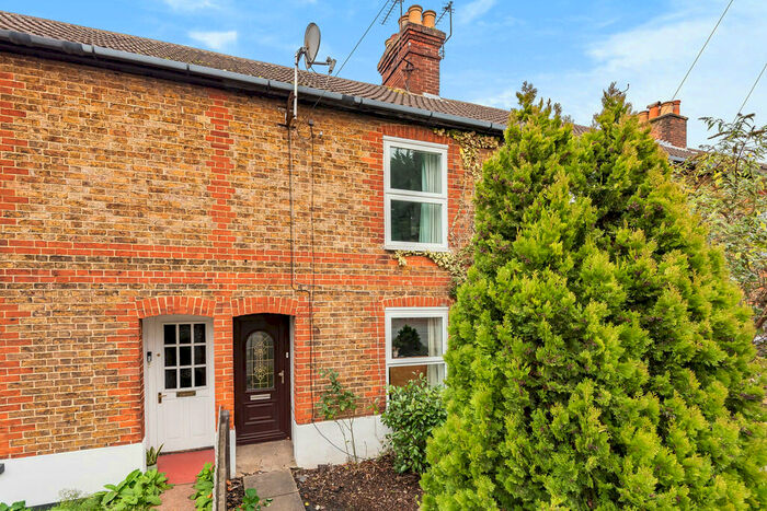 4 Bedroom Terraced House To Rent In Worplesdon Road, Guildford, GU2