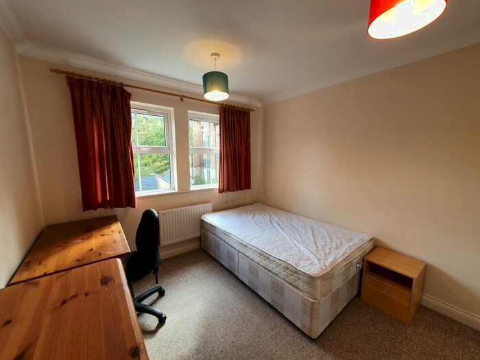 3 Bedroom Terraced House To Rent In Venneit Close, Oxford OX1