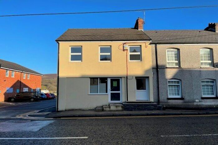 Studio To Rent In Cwmamman Road, Ammanford, SA18