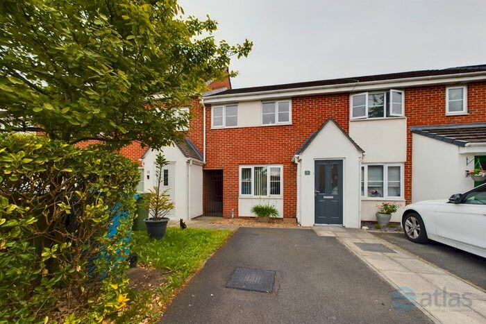 3 Bedroom Mews To Rent In Kinsale Drive, Allerton, L19