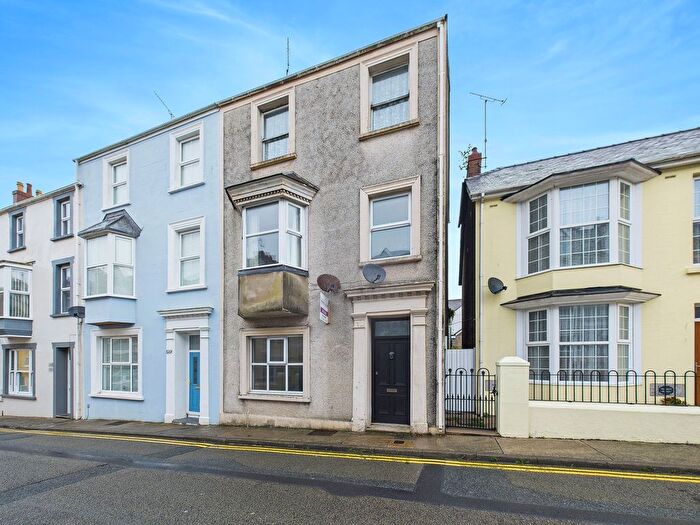 4 Bedroom End Terrace House For Sale In Warren Street, Tenby, SA70