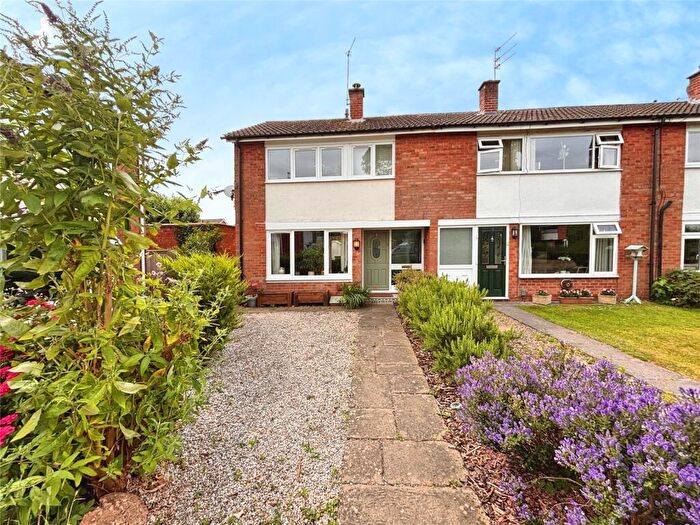 3 Bedroom End Of Terrace House For Sale In Sycamore Grove, Warwick, Warwickshire, CV34