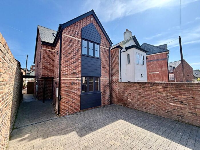 4 Bedroom Detached House For Sale In Chalice Close, Ashley Cross, BH14