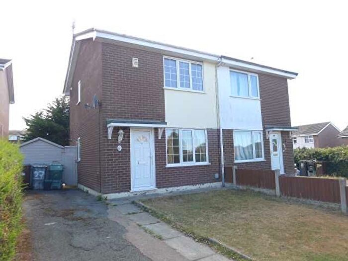 2 Bedroom Semi-Detached House To Rent In Bryn Celyn, Colwyn Bay, LL29