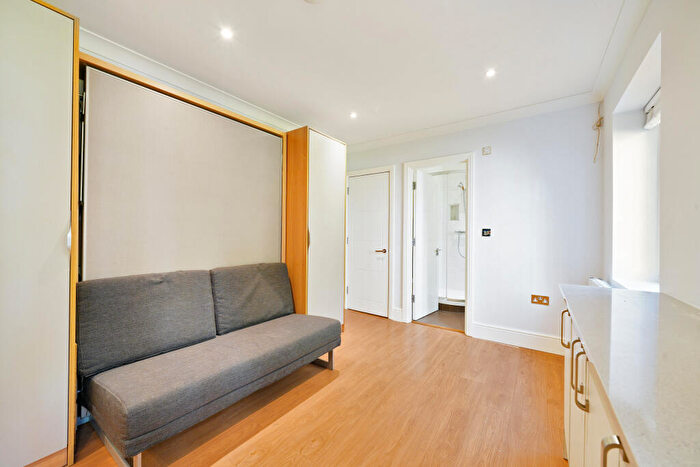 Flat To Rent In Herga Court, Sudbury Hill, Harrow, HA1