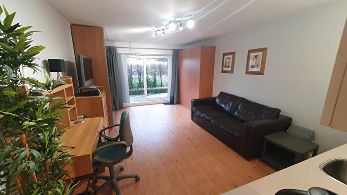 Flat For Sale In Boulevard Drive, Beaufort Park, NW9