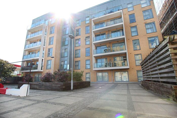 2 Bedroom Flat For Sale In Woolners Way, Stevenage, SG1
