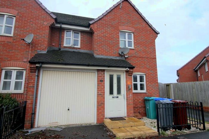3 Bedroom Semi-Detached House To Rent In Falshaw Way, Manchester, M18