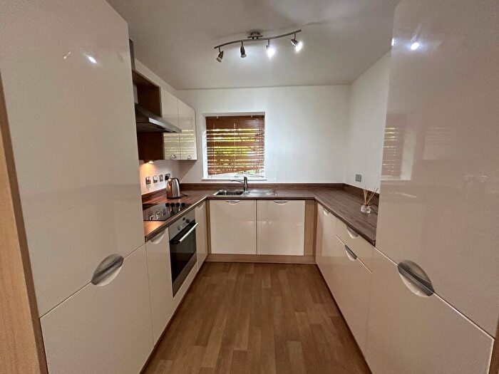 3 Bedroom Town House To Rent In Windrush Grove, Park Central, B15