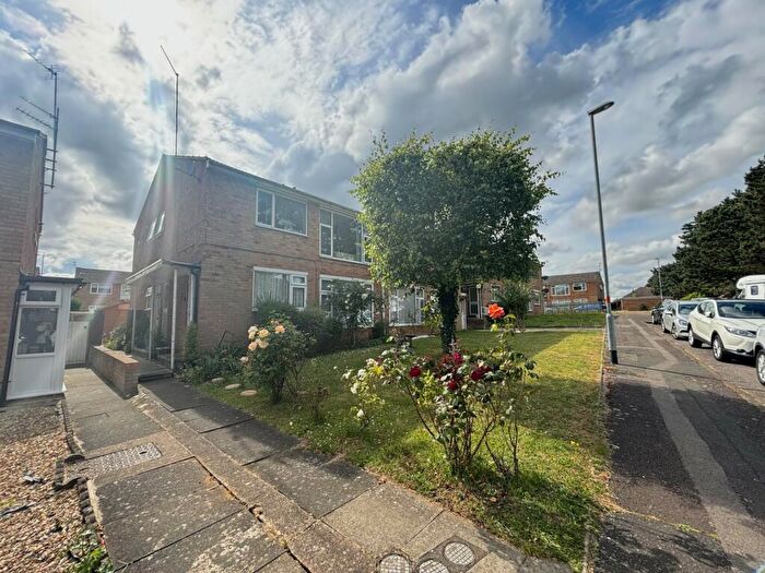 2 Bedroom Maisonette To Rent In Conifer Rise, Westone, Northampton, Northamptonshire, NN3