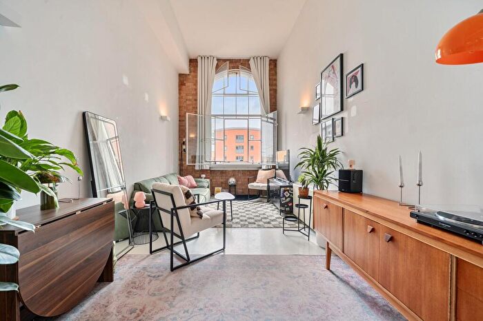 1 Bedroom Flat To Rent In Lexington Building, Bow Quarter, London, E3