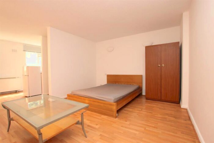 Flat To Rent In Bedford Court, Bath, BA1