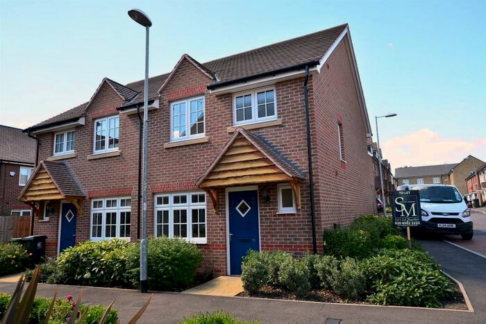 3 Bedroom House To Rent In Abbess Terrace, Loughton, IG10