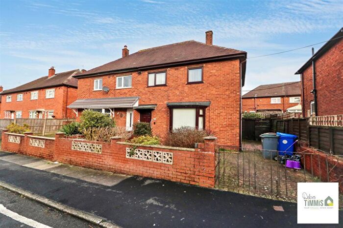 3 Bedroom Semi-Detached House For Sale In Middlefield Road, Bentilee, Stoke-On-Trent, ST2