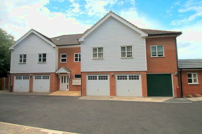 2 Bedroom Flat To Rent In Hermitage Road, Kenley, CR8