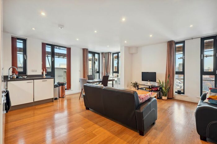 3 Bedroom Flat To Rent In Mybase, Borough, SE1