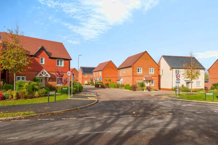 1 Bedroom Flat To Rent In High Wycombe, Buckinghamshire, HP10