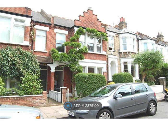 2 Bedroom Flat To Rent In Cromford Road, London, SW18