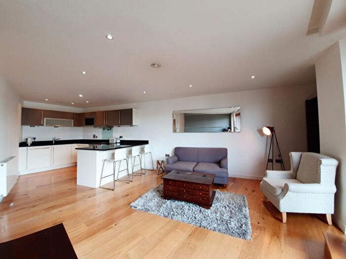2 Bedroom Apartment To Rent In Wharf Approach Leeds, LS1