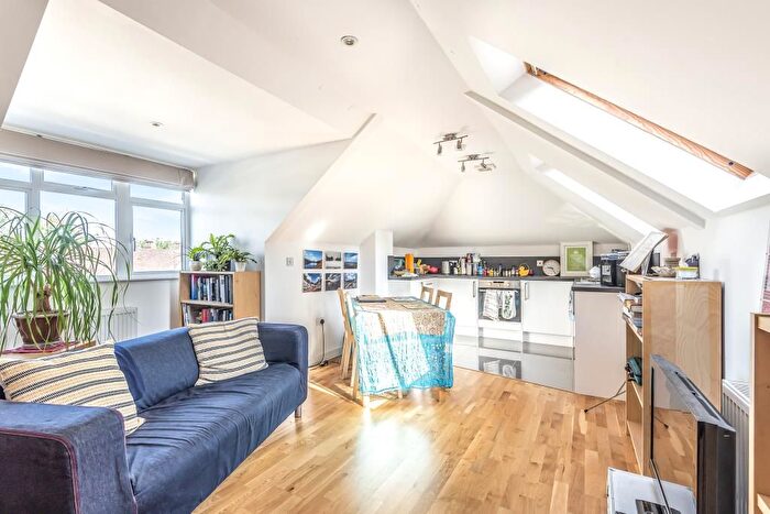 1 Bedroom Flat To Rent In Petersham Road, Richmond, TW10