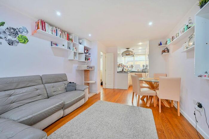 2 Bedroom Flat To Rent In Powell Place, Chiswick, London, W4