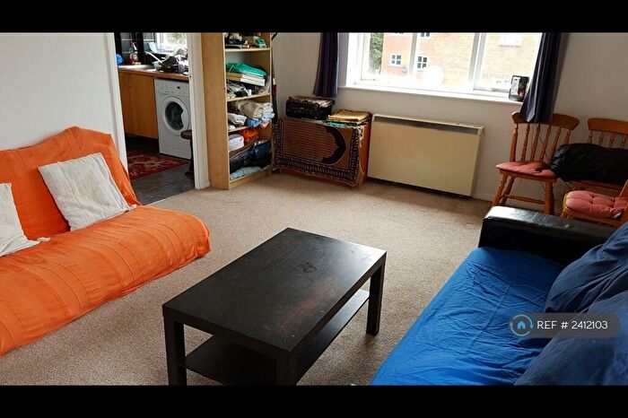 2 Bedroom Flat To Rent In Allen Court, London, E17