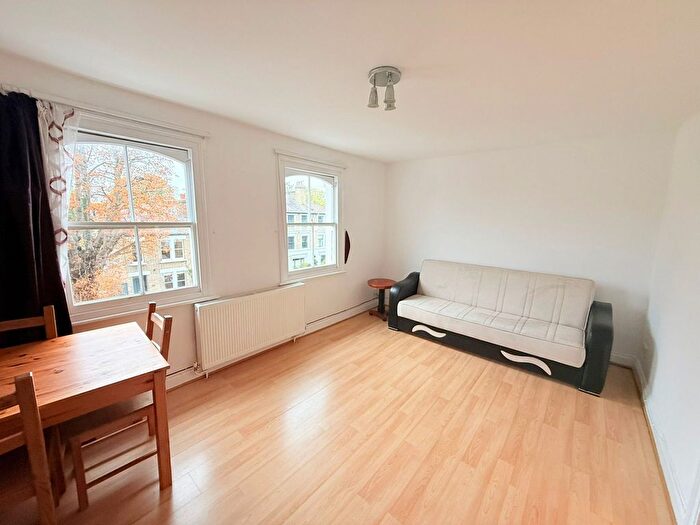 2 Bedroom Flat To Rent In Summerhill Road London, N15