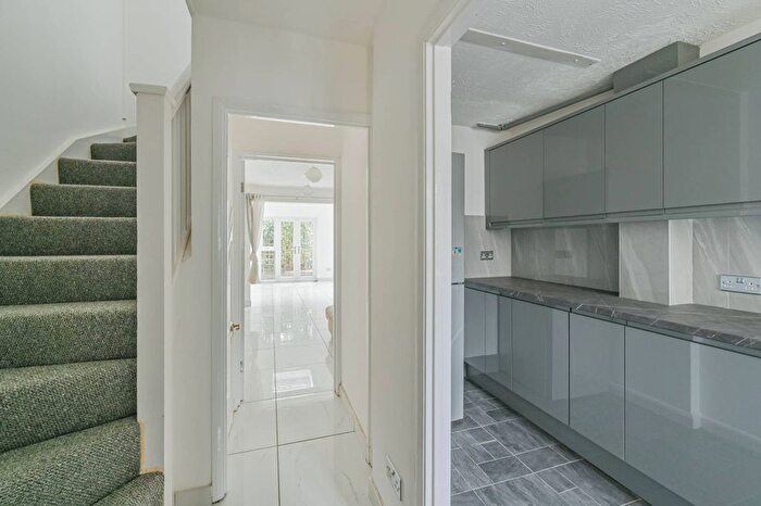 3 Bedroom Terraced House To Rent In Gressenhall Road, Southfields, London, SW18