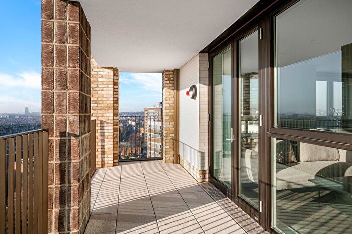 2 Bedroom Apartment To Rent In Orwell House, North West Quarter, Carlton Vale, NW6