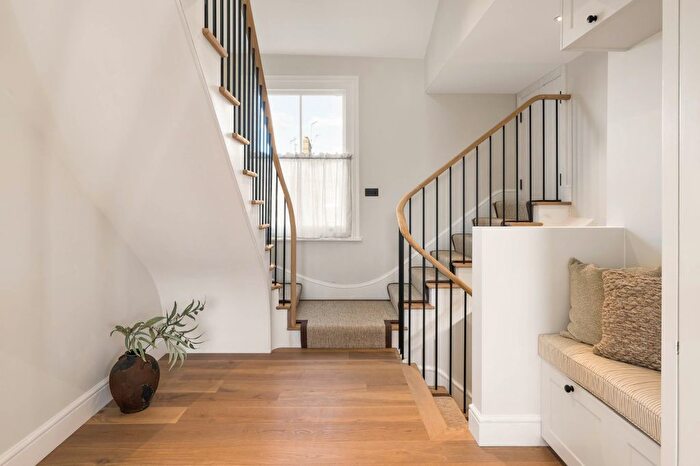 3 Bedroom Flat For Sale In Cambridge Gardens, North Kensington, W10
