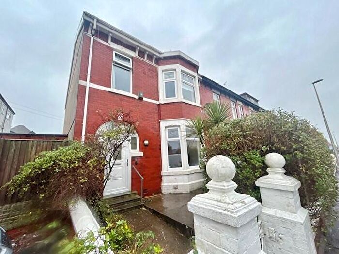 4 Bedroom House To Rent In Holmfield Road, Blackpool, FY2