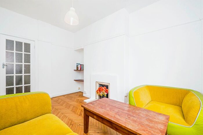 1 Bedroom Apartment For Sale In Westgate Street, Cardiff, CF10