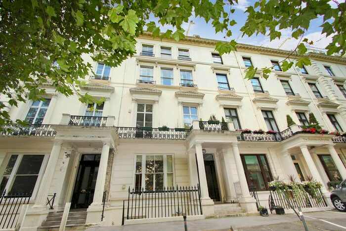 3 Bedroom Flat To Rent In Westbourne Terrace, Lancaster Gate, London, W2