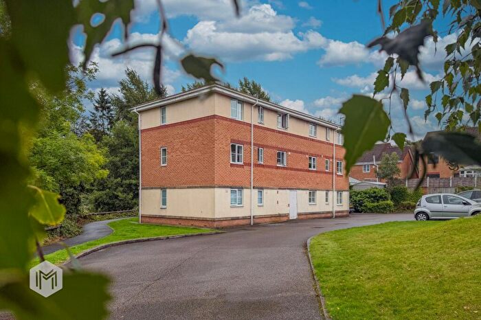 2 Bedroom Flat For Sale In Greendale Drive, Radcliffe, M26