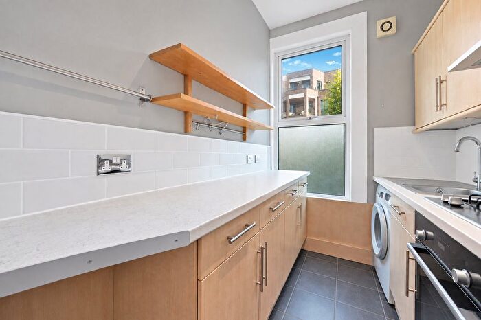 2 Bedroom Flat To Rent In Maygrove Road, West Hampstead, NW6