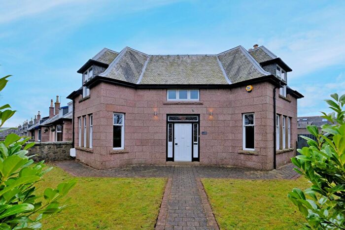 4 Bedroom Detached House For Sale In South Anderson Drive, AB10