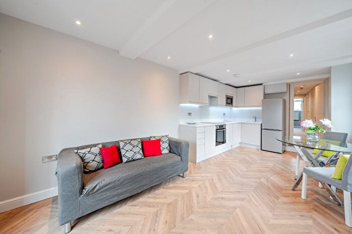 2 Bedroom Flat To Rent In Garratt Lane, London, SW18