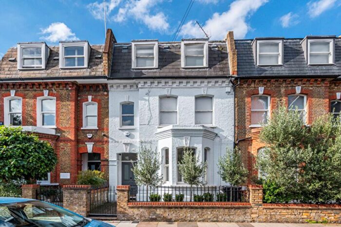 6 Bedroom House To Rent In Beechmore Road, Battersea, London, SW11
