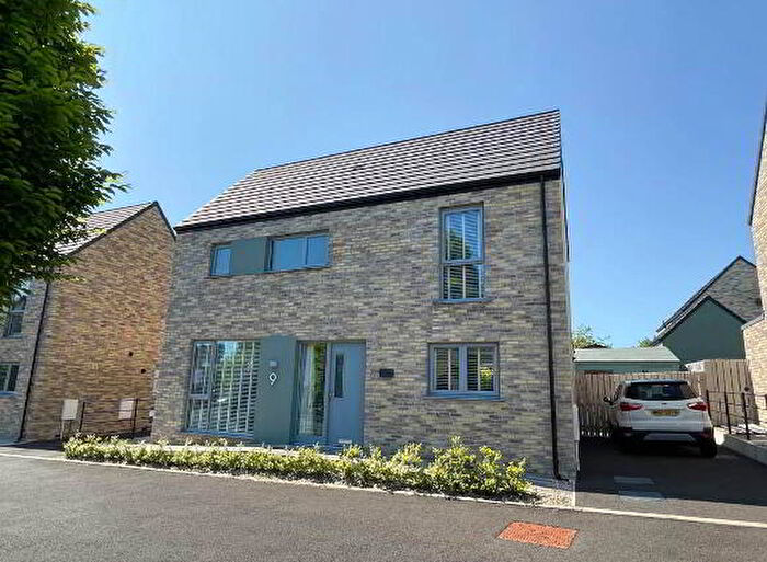 3 Bedroom Detached House For Sale In Lakeside Court, Coleraine, BT52