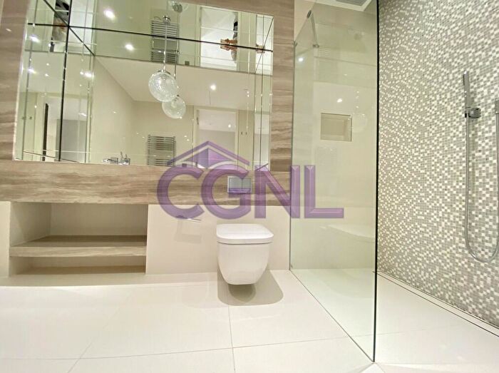 2 Bedroom Flat To Rent In Sugar Quay, Water Lane, London, EC3R