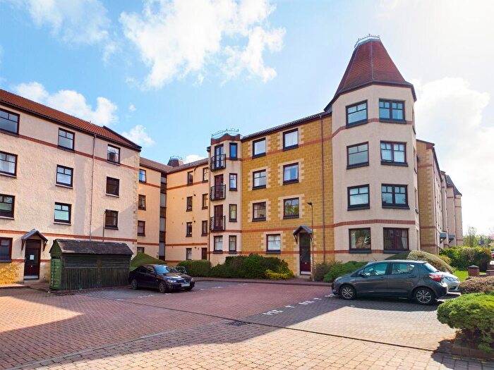2 Bedroom Flat To Rent In West Bryson Road, Polwarth, Edinburgh, EH11