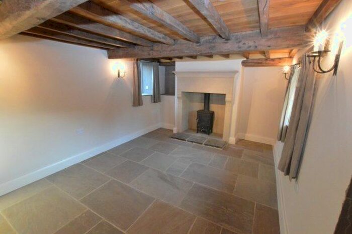 2 Bedroom Cottage To Rent In Little Hucklow, Buxton, SK17